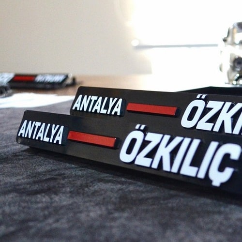 İki Renkli Plakalık